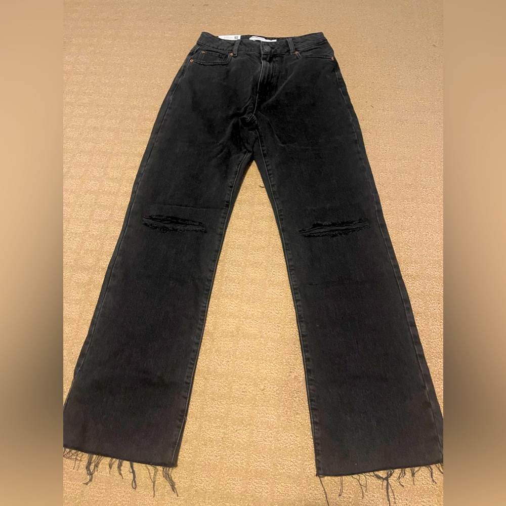 90’s STYLE BLACK JEANS